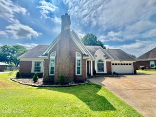 7264 Flower Creek Drive, Southaven, MS 38671