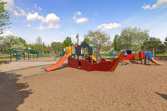 4445 31st Avenue S, Minneapolis, MN 55406