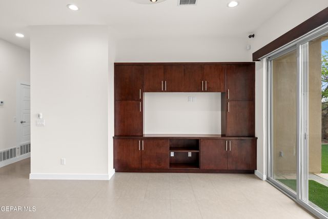 1716 Old Paint Drive, El Paso, TX 79911