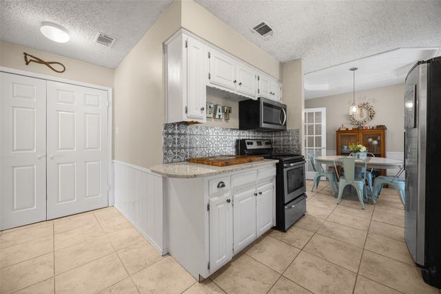 208 Rolling Hills Lane, Farmersville, TX 75442