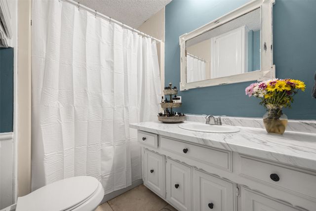 208 Rolling Hills Lane, Farmersville, TX 75442