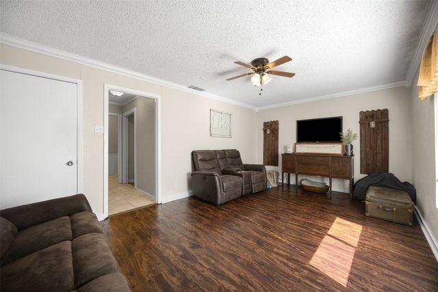 208 Rolling Hills Lane, Farmersville, TX 75442