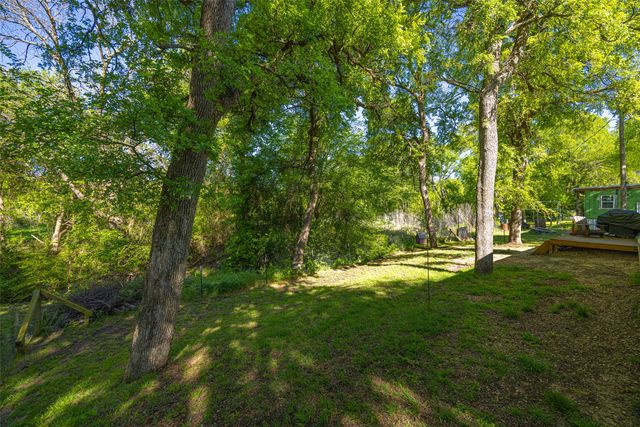 208 Rolling Hills Lane, Farmersville, TX 75442