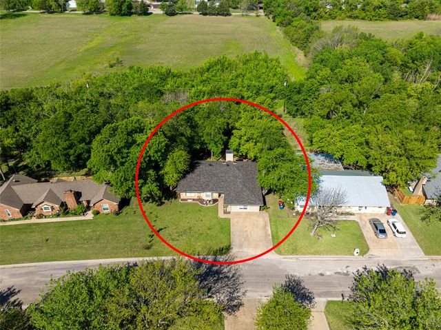 208 Rolling Hills Lane, Farmersville, TX 75442