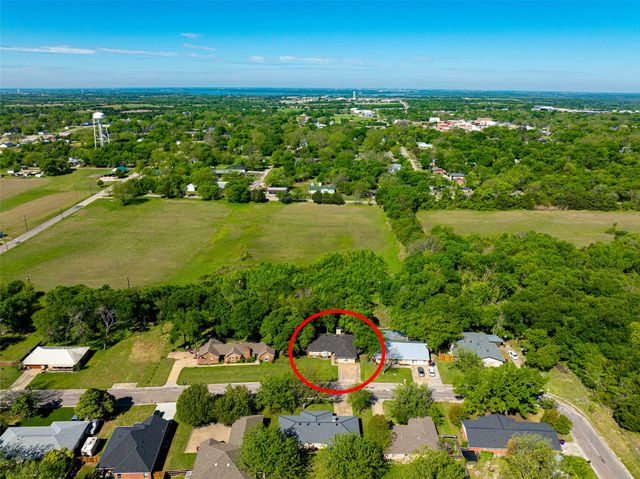 208 Rolling Hills Lane, Farmersville, TX 75442