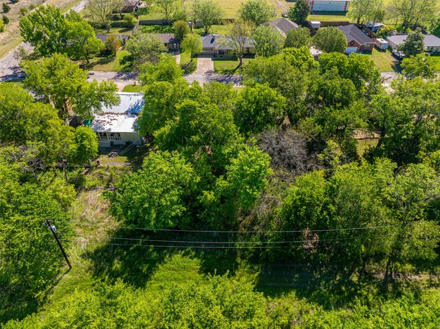 208 Rolling Hills Lane, Farmersville, TX 75442