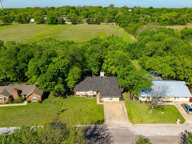 208 Rolling Hills Lane, Farmersville, TX 75442