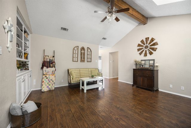 208 Rolling Hills Lane, Farmersville, TX 75442