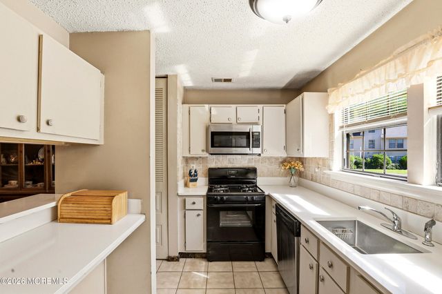1206 Dahlia Court, Jackson, NJ 08527