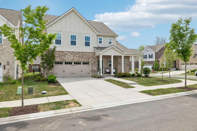 702 Omaha Dr, Gallatin, TN 37066