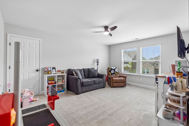 702 Omaha Dr, Gallatin, TN 37066