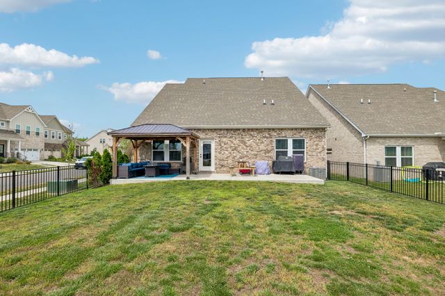 702 Omaha Dr, Gallatin, TN 37066