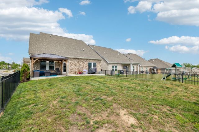 702 Omaha Dr, Gallatin, TN 37066