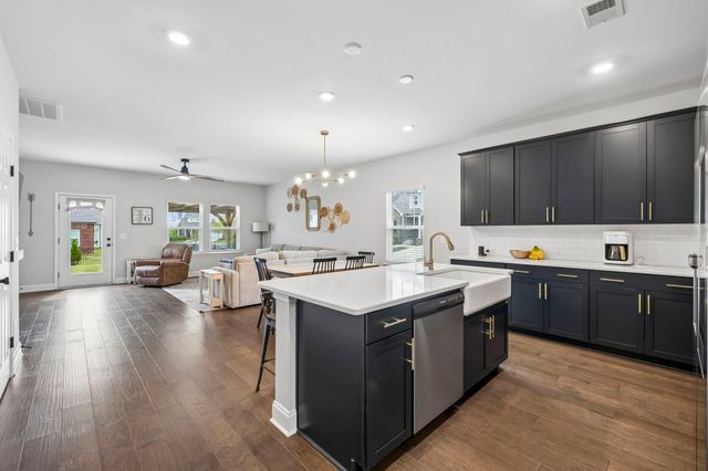 702 Omaha Dr, Gallatin, TN 37066