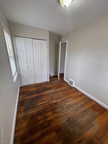 23088 Brittany Avenue, Eastpointe, MI 48021