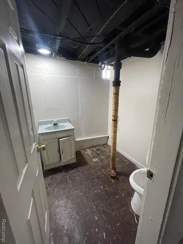 23088 Brittany Avenue, Eastpointe, MI 48021