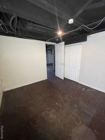 23088 Brittany Avenue, Eastpointe, MI 48021