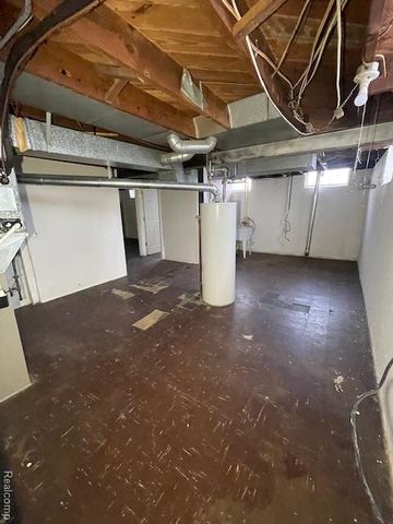 23088 Brittany Avenue, Eastpointe, MI 48021