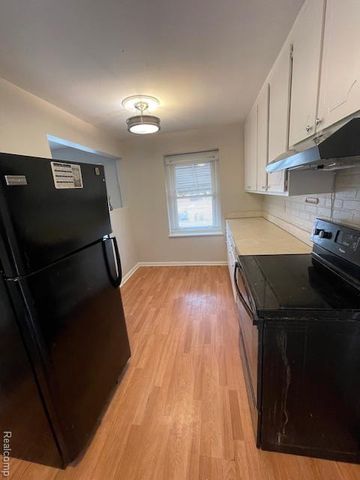 23088 Brittany Avenue, Eastpointe, MI 48021