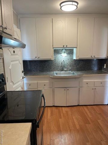 23088 Brittany Avenue, Eastpointe, MI 48021