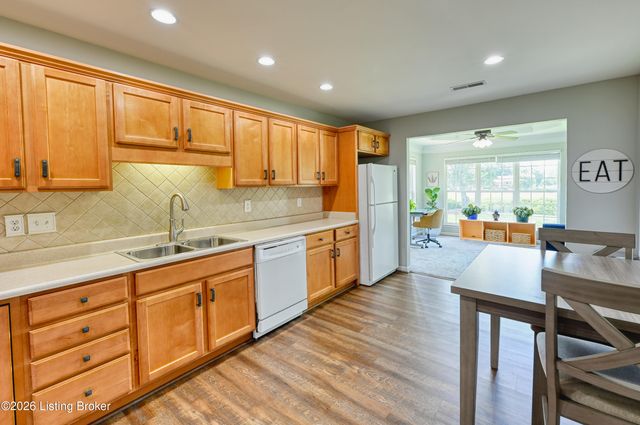 7200 Briscoe Vista Way, Louisville, KY 40228