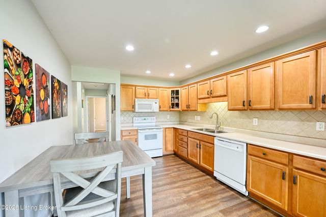 7200 Briscoe Vista Way, Louisville, KY 40228