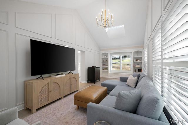 5 Sunny Meade, St Louis, MO 63124