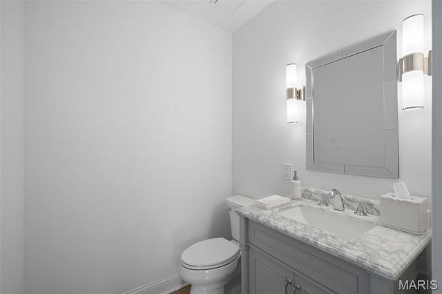 5 Sunny Meade, St Louis, MO 63124