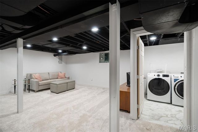 5 Sunny Meade, St Louis, MO 63124