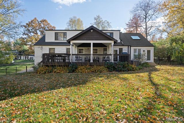 5 Sunny Meade, St Louis, MO 63124