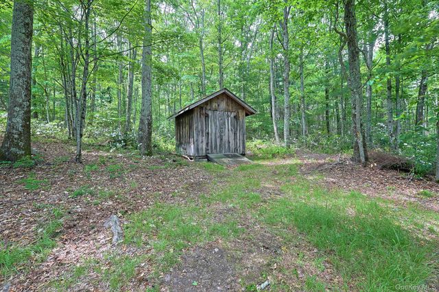 46 Finkle Road, Wurtsboro, NY 12790