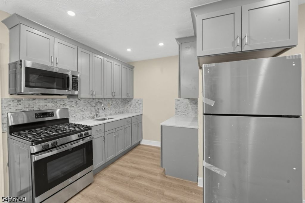 29 Goodwin Ave, Newark City, NJ 07112 — photo 4