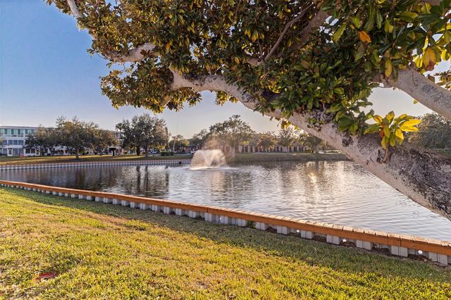 8584 111TH STREET 308, Seminole, FL 33772