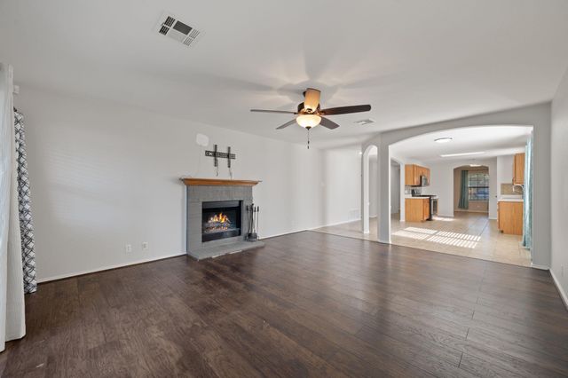 108 David DR, Hutto, TX 78634