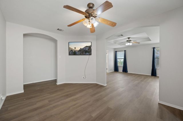 108 David DR, Hutto, TX 78634