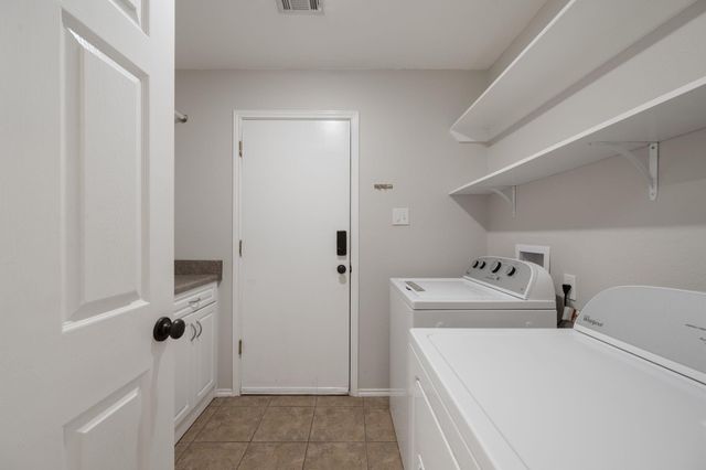 108 David DR, Hutto, TX 78634