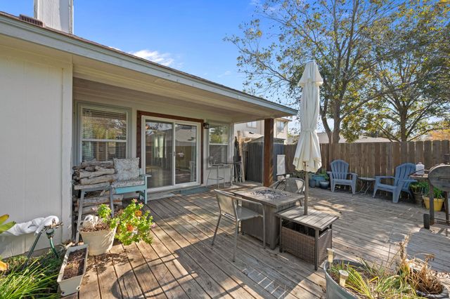 108 David DR, Hutto, TX 78634