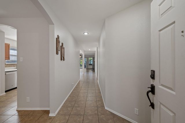 108 David DR, Hutto, TX 78634