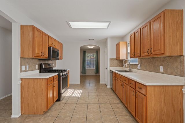 108 David DR, Hutto, TX 78634