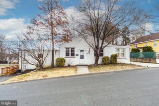 101 E SOMERDALE RD, Somerdale, NJ 08083
