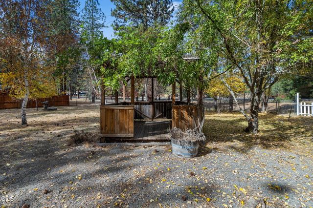 60343 Hiawatha Lane, Bend, OR 97702