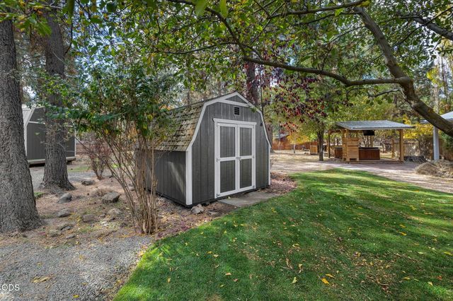 60343 Hiawatha Lane, Bend, OR 97702