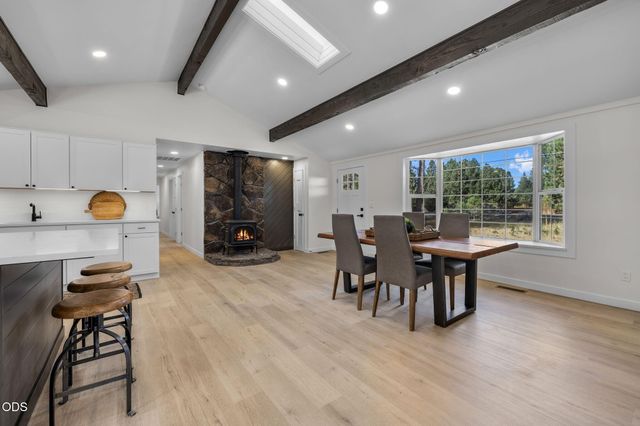 60343 Hiawatha Lane, Bend, OR 97702