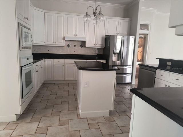 9839 CAMBERLEY CIRCLE, Orlando, FL 32836