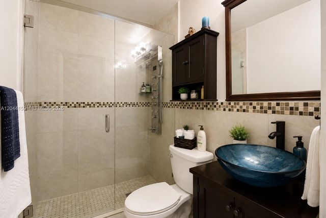 7232 W 29th Way, Hialeah, FL 33018