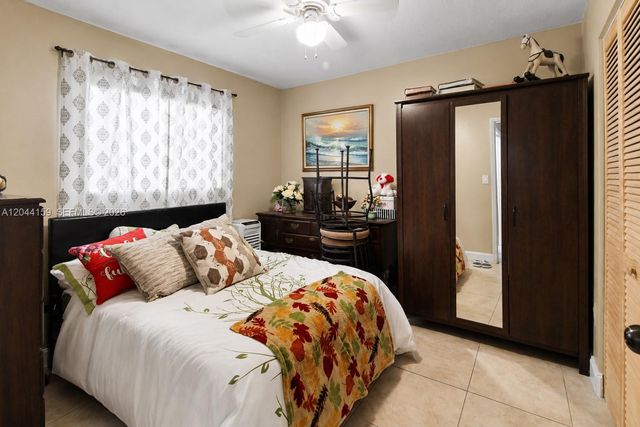 7232 W 29th Way, Hialeah, FL 33018