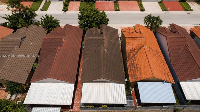 7232 W 29th Way, Hialeah, FL 33018