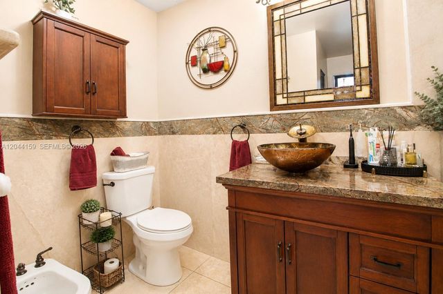 7232 W 29th Way, Hialeah, FL 33018