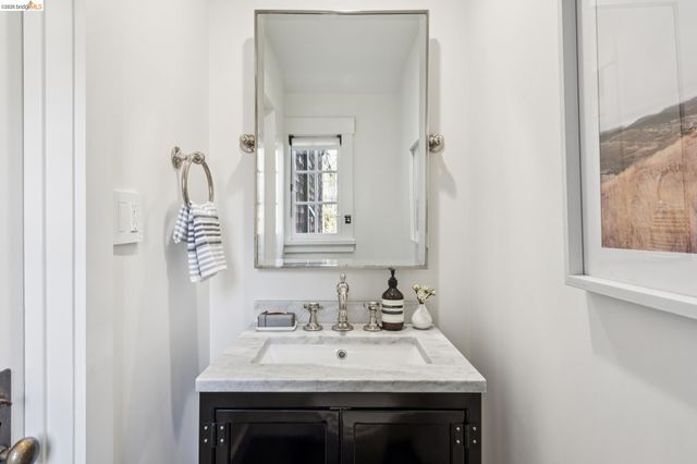 19 Monte Avenue, Piedmont, CA 94611