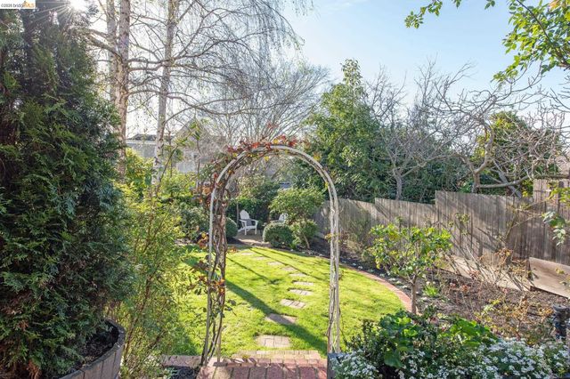 19 Monte Avenue, Piedmont, CA 94611